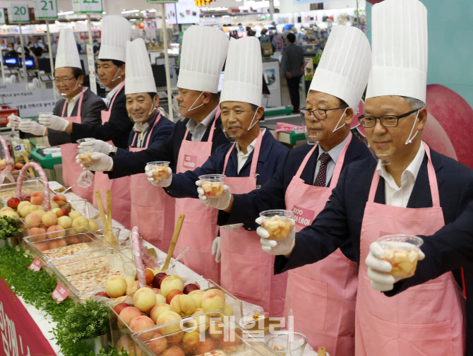  복숭아 드시고 더위 견뎌요~                                                                                                                                                                       