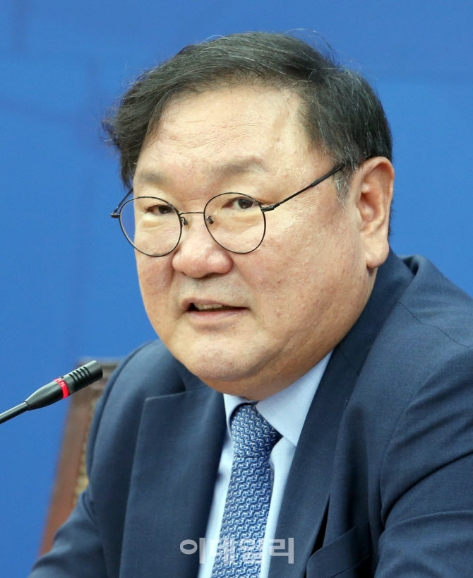 김태년 원내대표, 경제지 합동 기자회견                                                                                                                                                             