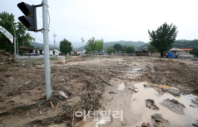 도로가 어딘지 알수 없는 마을                                                                                                                                                                      