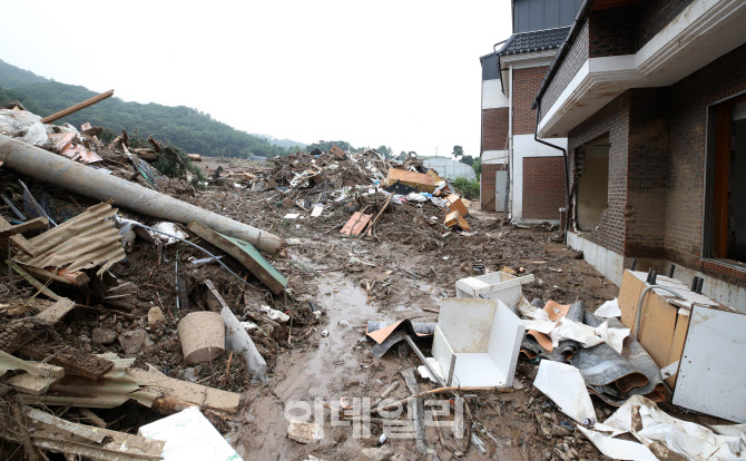 산사태 피해입은 안성 남산마을                                                                                                                                                                     