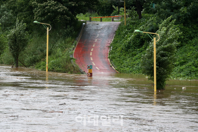 탄천 입구까지 높아진 탄천 수위                                                                                                                                                                    