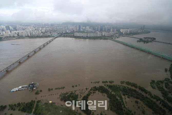 집중호우로 한강 수위 상승 지속                                                                                                                                                                    