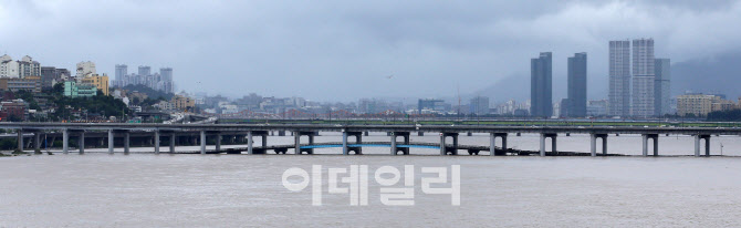 서울 잠수교·올림픽대로·하천 통제 계속                                                                                                                                                           