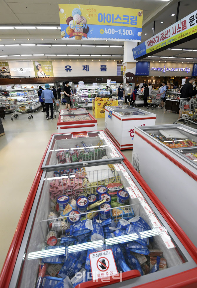 역대급 장마에 '빙과시장' 울상                                                                                                                                                           