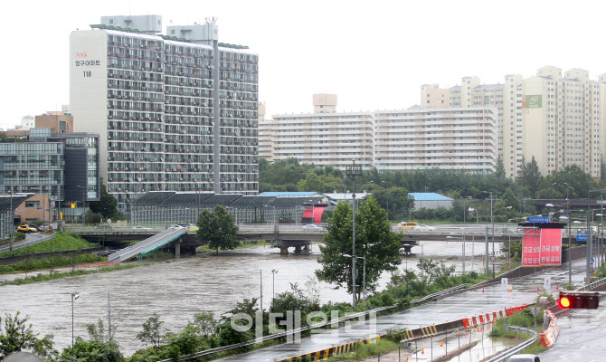 중랑천 수위 상승, 동부간선도로 일부구간 통제                                                                                                                                                      