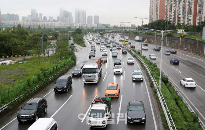최장기간 장마, 꼬리무는 체증차량                                                                                                                                                                  