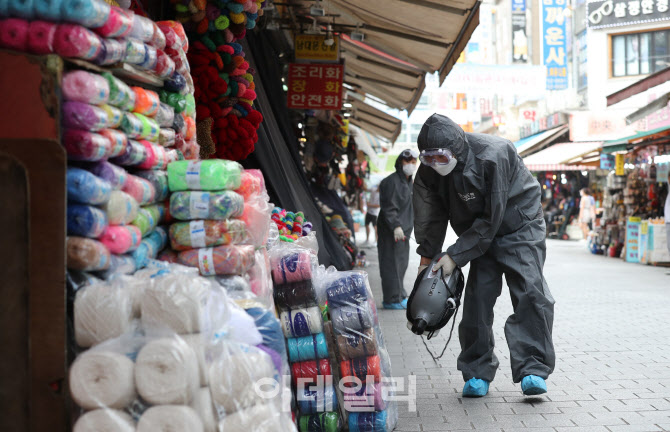 남대문시장, '코로나19 확산세 멈춰'                                                                                                                                                      