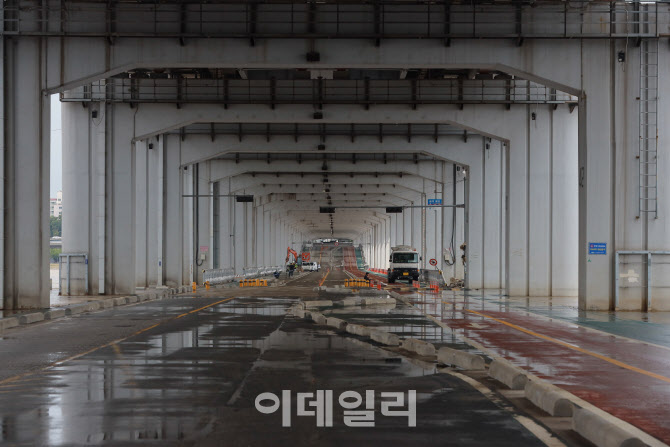 12일만에 다시 모습 보인 잠수교                                                                                                                                                                    