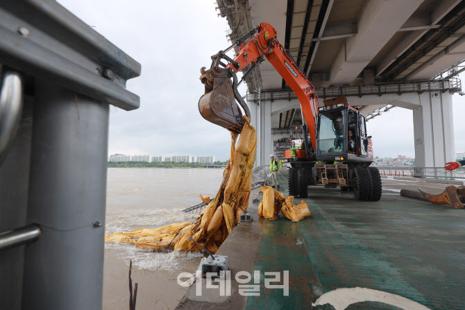 12일만에 복구하는 잠수교                                                                                                                                                                          