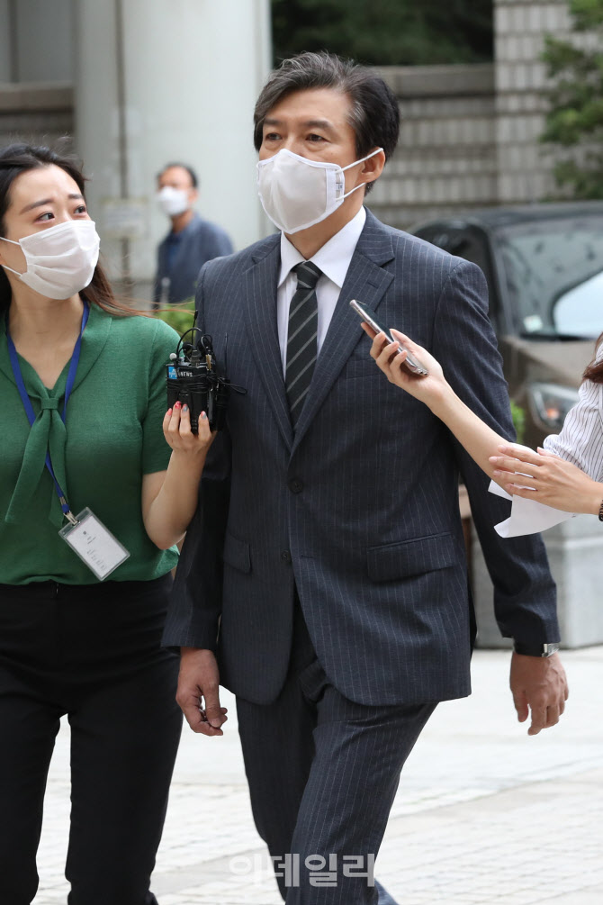 조국 전 장관, 법원으로 이동                                                                                                                                                                       