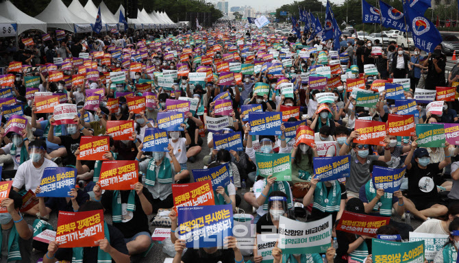 정부의 의료정책 저지 위한 전국의사총파업 궐기대회                                                                                                                                                 