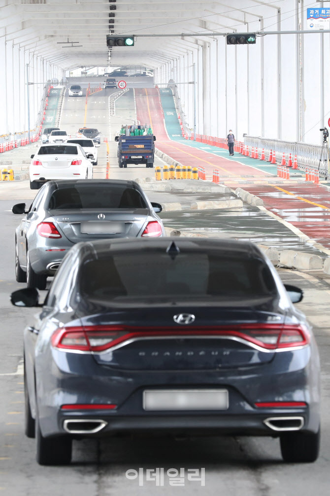 13일 저녁부터 재개된 잠수교 차량통행                                                                                                                                                              