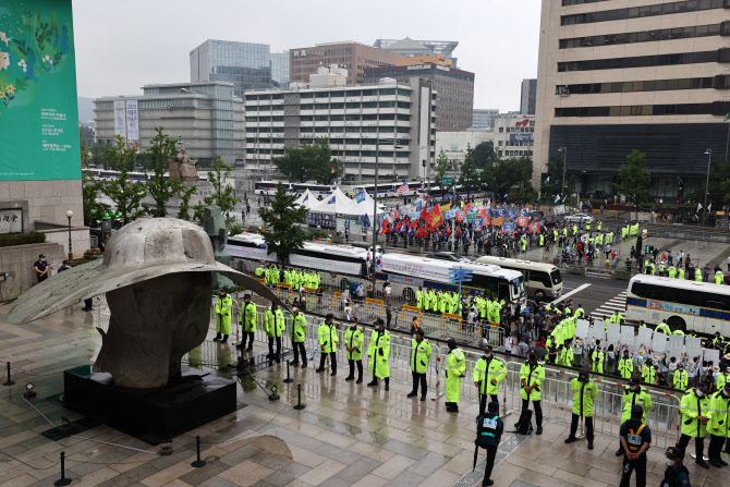 다수 집회 예정…광화문광장은 '통제 중'                                                                                                                                                 