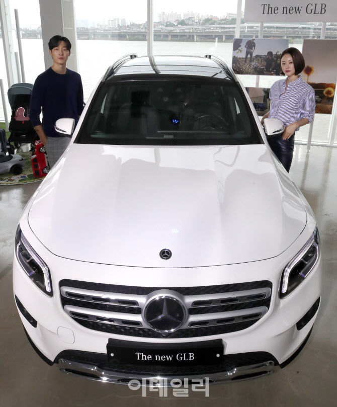 여유로운 실내공간과 실용성을 갖춘 메르세데스 벤츠 GLB                                                                                                                                             