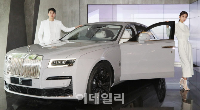 아시아 최초로 한국 출시된 롤스로이스 '뉴 고스트'                                                                                                                                        
