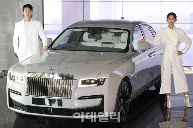 롤스로이스, 완전변경 '뉴 고스트' 아시아 최초 공개                                                                                                                                       