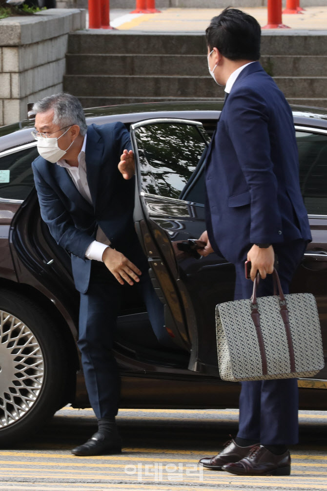 법원 출석하는 최강욱 열린민주당 대표                                                                                                                                                              