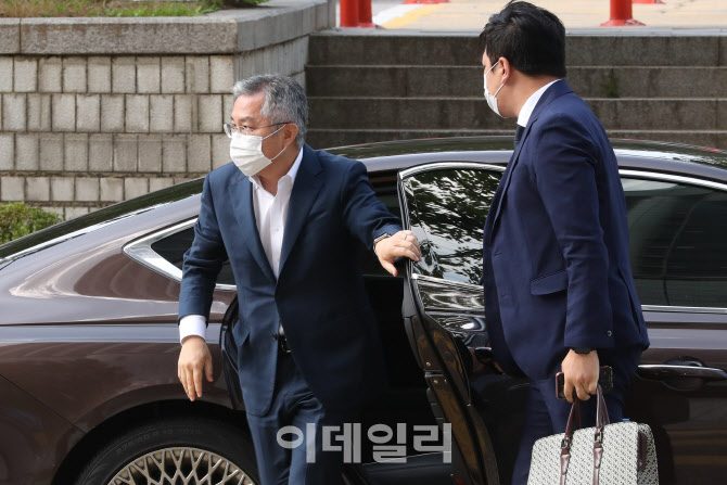 속행 공판 출석하는 최강욱 대표                                                                                                                                                                    