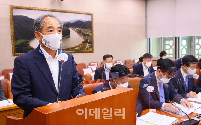 농어업인 공익수당지원 제안설명하는 윤준병 의원                                                                                                                                                    