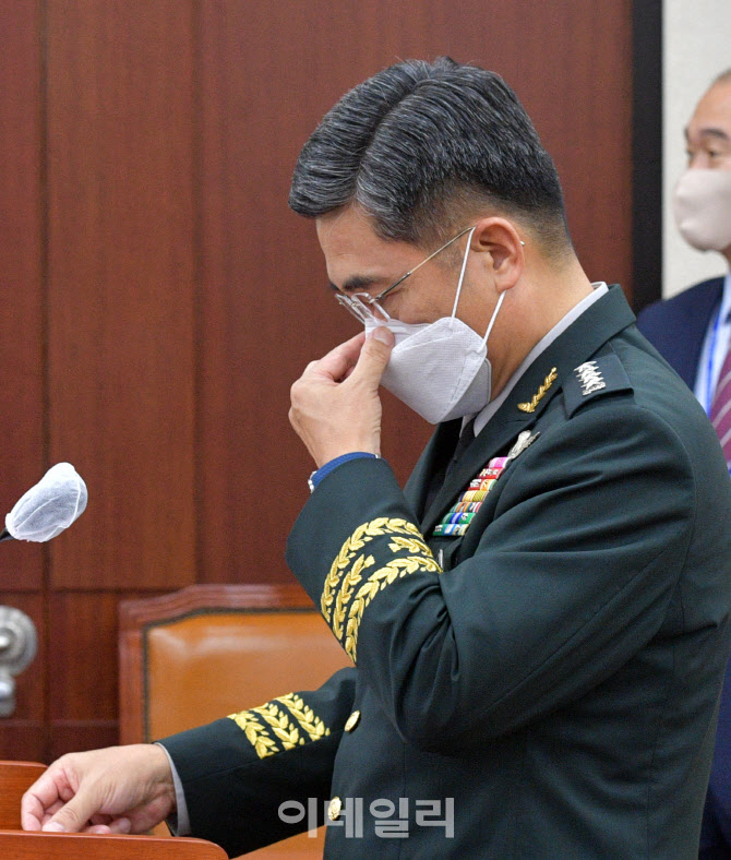 마스크 바로쓰는 서욱 국방장관 후보자                                                                                                                                                              