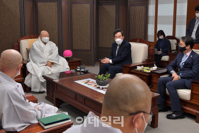 조계종 찾은 이낙연                                                                                                                                                                                