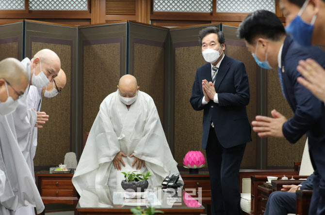 조계종 찾은 이낙연 더불어민주당 대표                                                                                                                                                              