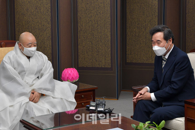 조계종 총무원장스님 예방하는 이낙연 더불어민주당 대표                                                                                                                                             