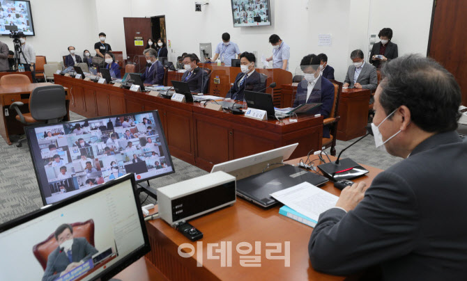 인사말하는 이낙연, '정기국회 대비 온택트 워크숍'                                                                                                                                        