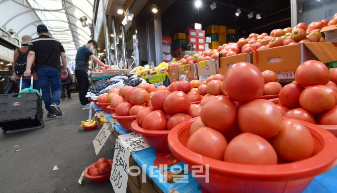 추석 앞두고 인파로 북적이는 시장                                                                                                                                                                  