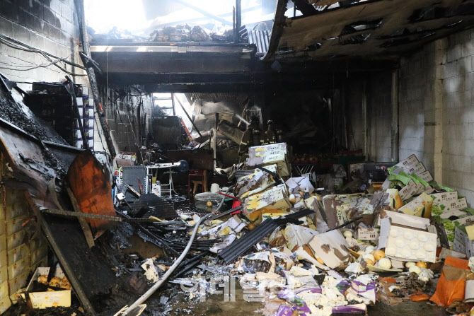 화재가 지나간 참상                                                                                                                                                                                