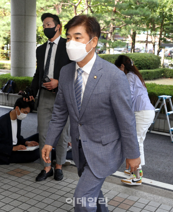  남부지원 출석하는 김병욱                                                                                                                                                                         