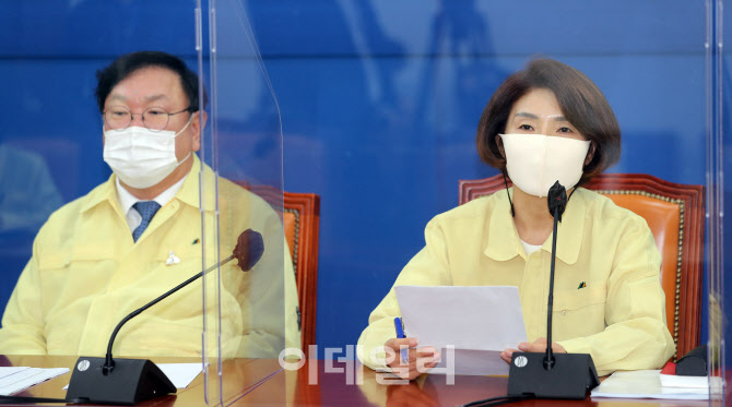 발언하는 한정애 정책위의장                                                                                                                                                                        