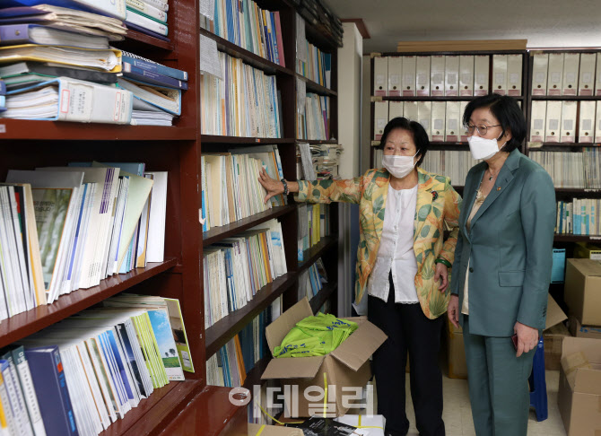  여성단체협의회 둘러보는 여가부 장관                                                                                                                                                              