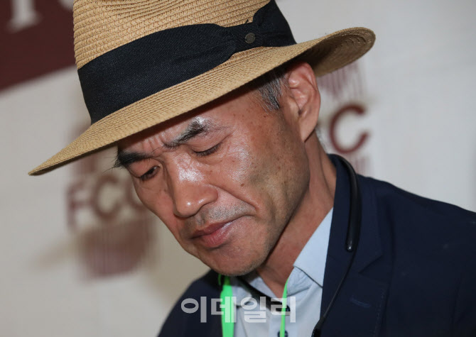 '기자회견하는 北 피격 공무원의 친형'                                                                                                                                                    