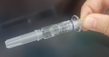 [제약 바이오 이모저모] 또 독감 백신 사고, ‘백색 침전물’ 발견…61.5만개 회수