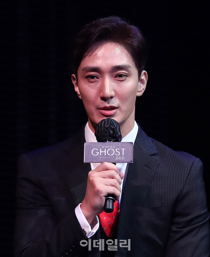 인사말하는 배우 김승대                                                                                                                                                                            