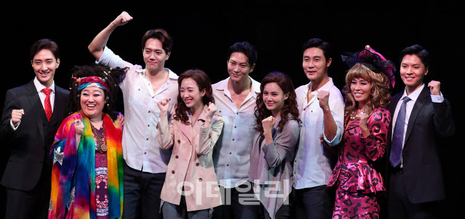 한자리에 모인 뮤지컬 '고스트' 파이팅                                                                                                                                                    