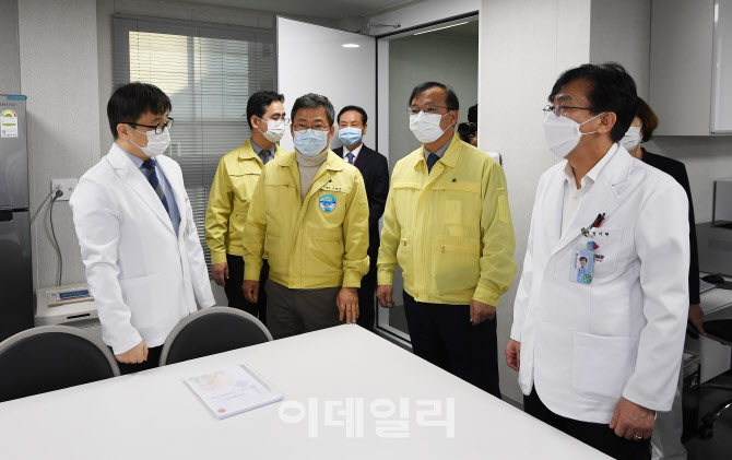  코로나 병실 관람                                                                                                                                                                                 