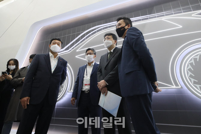 지동섭 SKI이노 대표, 배터리 기술 설명                                                                                                                                                             