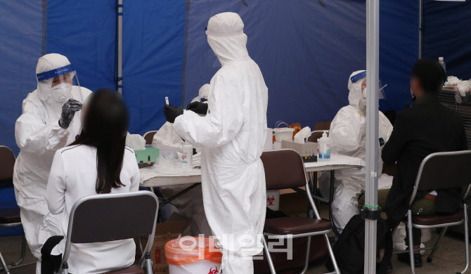 수능 앞두고 학원강사 코로나19 전수검사                                                                                                                                                            