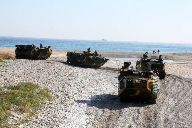  해병대 한국형돌격장갑차 위용                                                                                                                                                                     