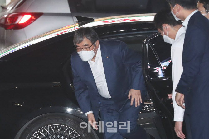 은행장 간담회 참석하는 윤석헌 금융감독원장                                                                                                                                                        