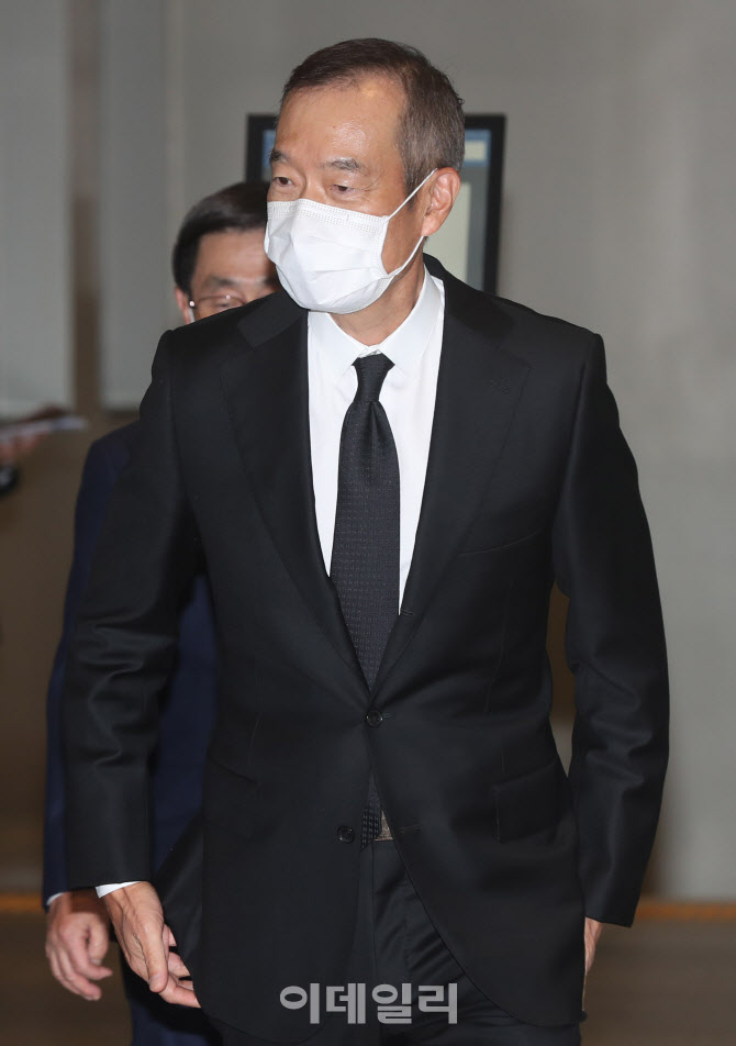 故 이건희 회장 빈소 나서는 최치훈 삼성물산 사장                                                                                                                                                   