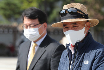 '北피격 공무원' 유족, 靑에 해경청장·국방장관 해임 요청…정보공개 청구도(종합)