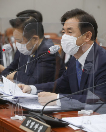 [2020국감]김영춘 “국회 무단침입 삼성 전 임원, 법적 조치 따질 것”