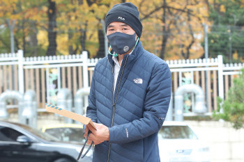 北 피살 공무원 형, 국방장관 면담…"정보공개 재청구 할 것"