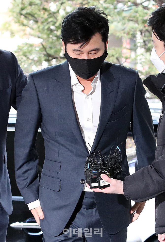 양현석 전 YG대표,'무거운 발걸음'                                                                                                                                                        
