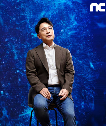 케이팝에 빠진 택진이형…엔터사업 광폭 행보