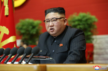 당대회 개막 北…김정은, 경제실패 자인 “자체 힘 강화할 것”(상보)
