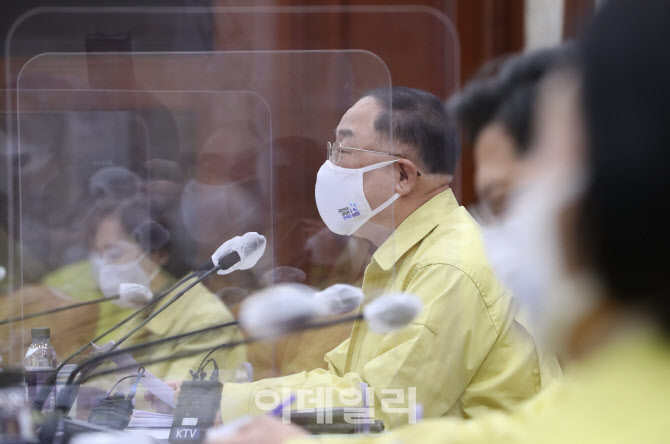 [포토]홍남기 부총리, "올해 D·N·A 기반 고도화에 9.9조원…국비 5.2조 투자"